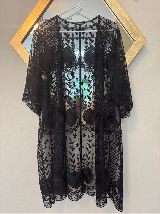 torrid Tops - Torrid Black Lace Kimono Duster Sheer Floral Crochet Overlay 1/2